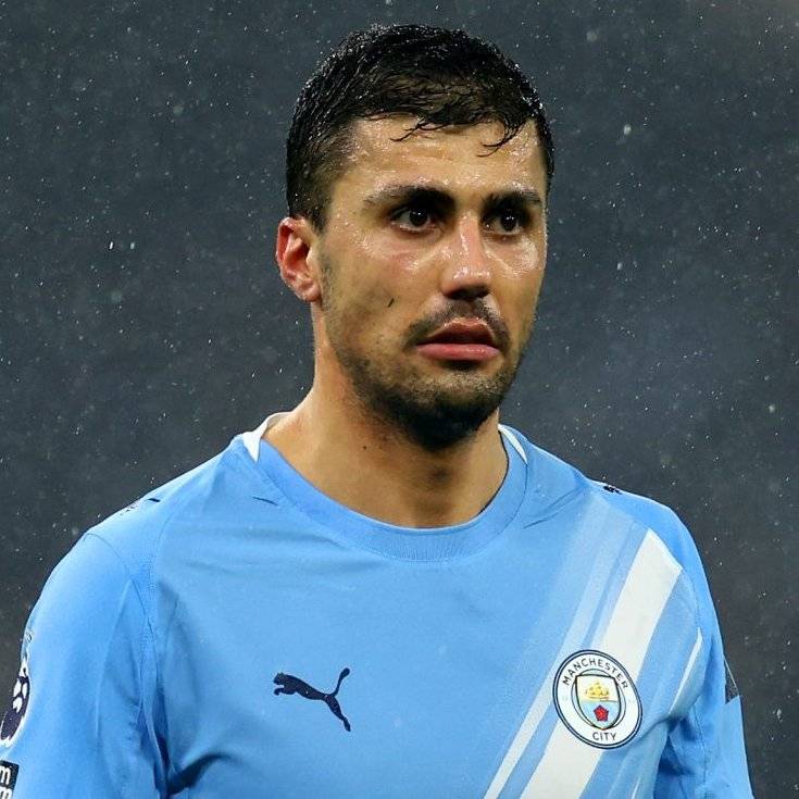 免费离队也不低价出售给皇马,曼城开出高薪合同,罗德里别无选择